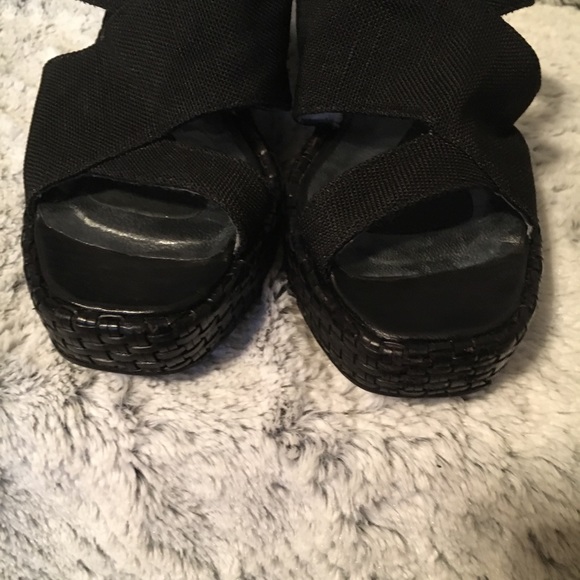 Stuart Weizmann Straw Heels - Picture 6 of 8